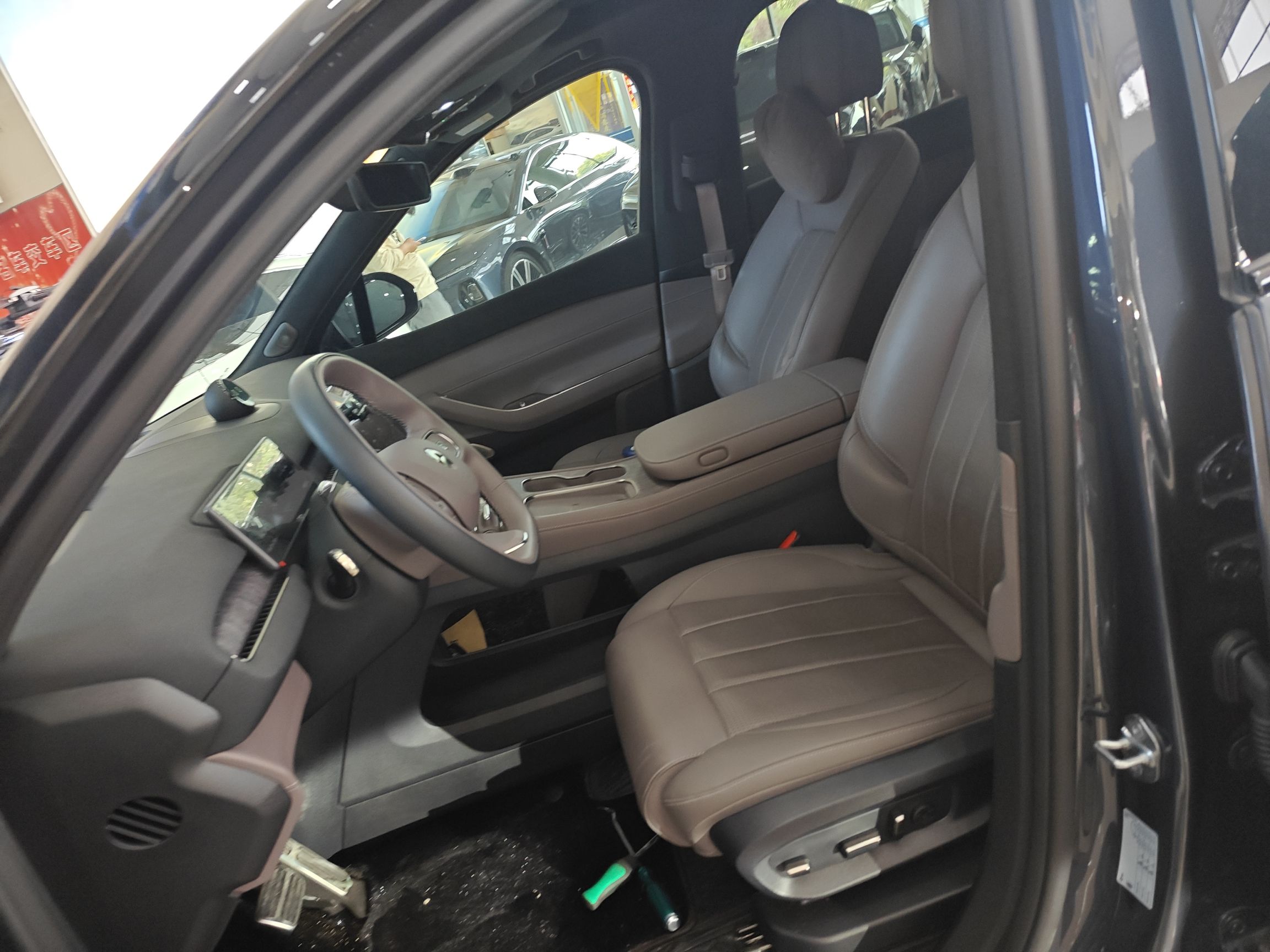 Переднее сиденье в автомобиле