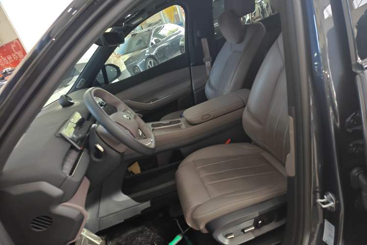 Used Nio ES7 2024 100kWh Signature Edition Left Front Seat