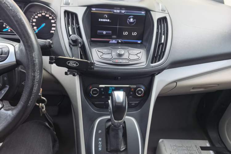 Used Ford Kuga 2013 1.6L GTDi 4x4 Elite Model Audio And AC Panel