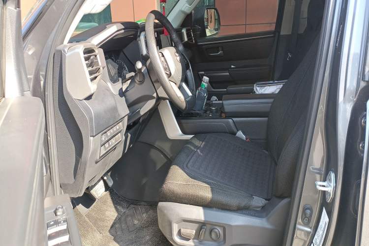 Used Toyota Tundra  Driver Seat