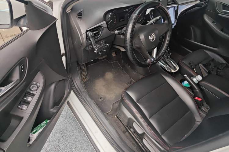 Used Buick Excelle 2018 15N CVT Elite Edition Driver Seat