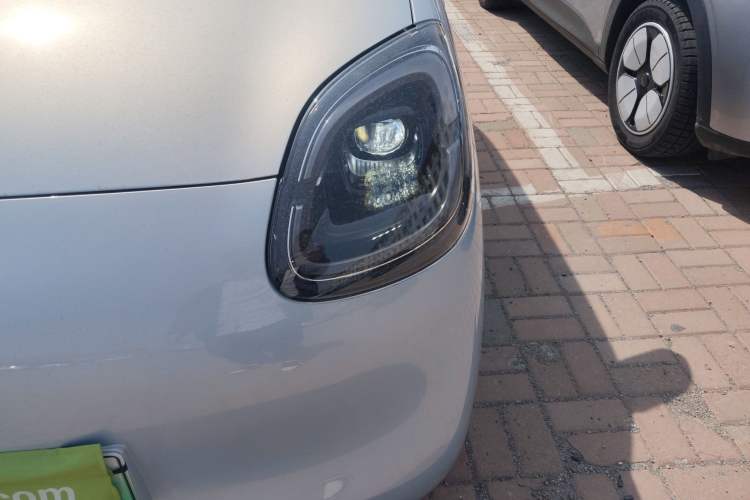 Used Wuling Hongguang MINIEV 2025 Four-Door Version Zhenxiang+ Edition Left Front Headlight