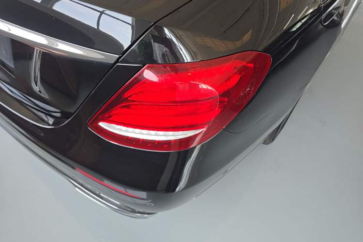 Used Mercedes-Benz E-Class 2020 E 260 L
