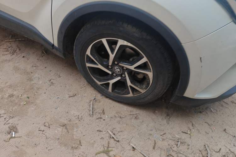 Used Toyota C-HR 2020 2.0L Leading Edition Right Front Wheel Hub