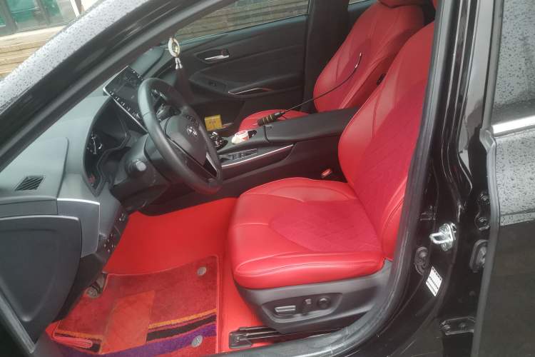 Used Toyota Avalon 2019 Dual-Engine 2.5L Luxury Edition China VI Standard