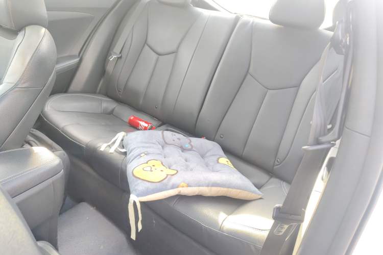 Used Hyundai Veloster 2015 1.6T Automatic Luxury Edition Left Rear Seat