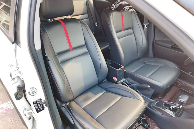 Used Toyota YARiS L Zhi Xuan 2022 X-Trail 1.5L CVT Luxury PLUS Edition
