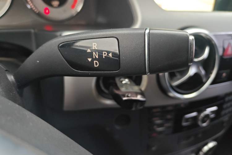 Used Mercedes-Benz GLK-Class 2015 GLK 300 4MATIC Fashion Edition Ultimate Version Gear Lever