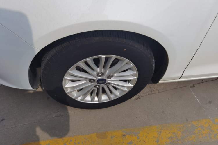 Used Ford Escort 2015 1.5L Manual Comfort Model
