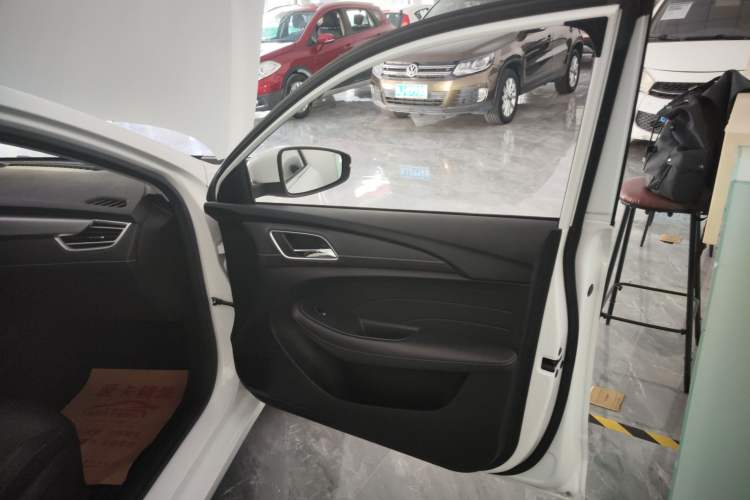 Used Roewe i5 2020 1.5L Automatic 4G Connect Luxury Flagship Edition