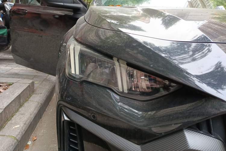 Used GAC Trumpchi EMPOW 2021 270T DCT J15 Version Right Front Headlight