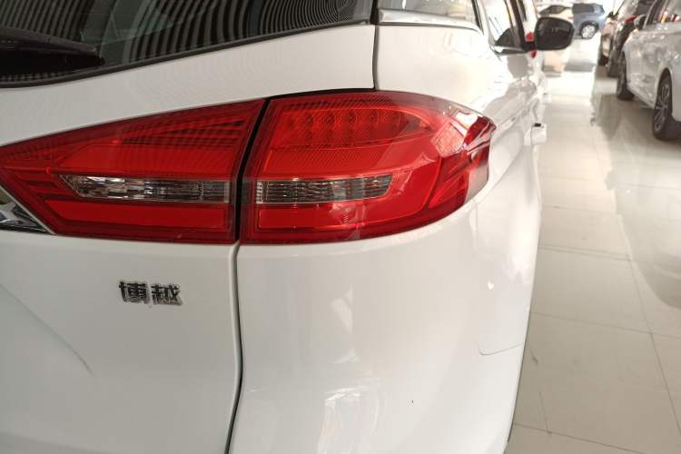 Used Geely Auto Emgrand X7 Sport 2016 1.8TD Automatic Smart Connectivity Version Right Rear Taillight