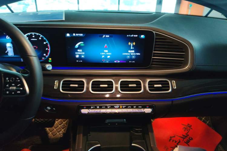 Used Mercedes-Benz GLE 2022 GLE 350 4MATIC Dynamic Edition Audio And AC Panel