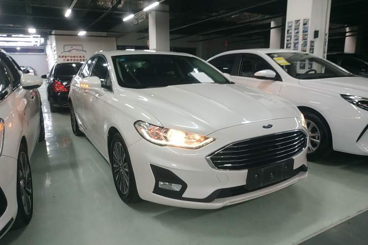 Used Ford Mondeo New Energy 2018 2.0 PHEV Smart-Controlled Fashion Edition China VI Standard Front Right 45 Deg