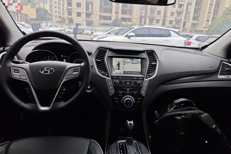 Used Hyundai Santa Fe 2017 2.0T Automatic All-Wheel Drive Smart 7-Seater
