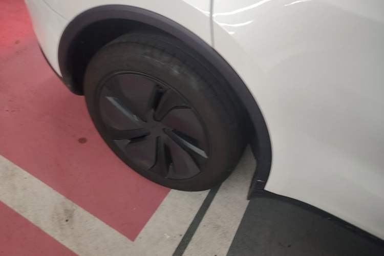Used Tesla Model Y 2025 Rear-Wheel-Drive Version
