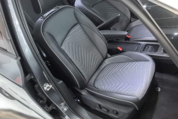 Used Volkswagen ID.3 2024 Outstanding Edition Right Front Seat