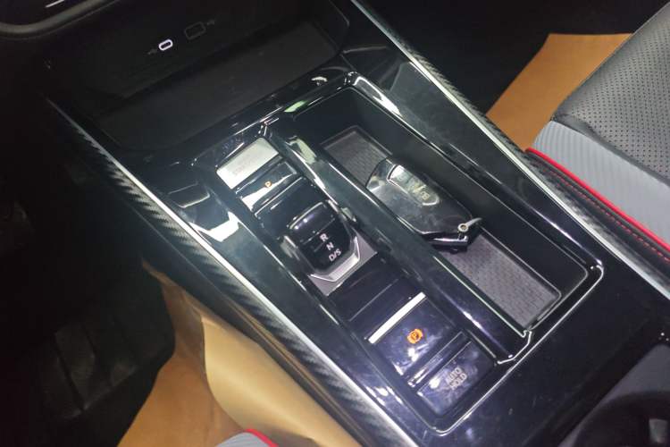 Used Volkswagen Lamando 2024 Lavida L 280TSI DSG Cool & Spicy Edition Gear Lever