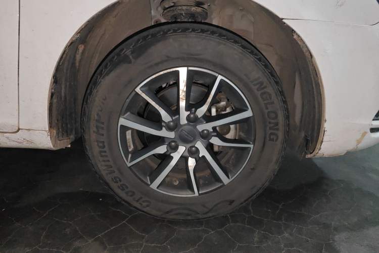 Used Geely Auto Emgrand 2019 Leading Edition 1.5L CVT Luxury Model China VI Standard Right Front Wheel Hub