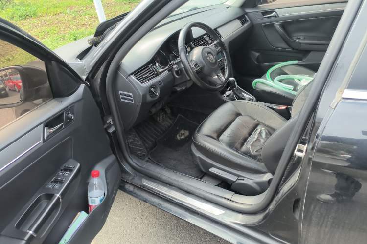 Used Volkswagen Bora 2015 Value Edition 1.6L Automatic Comfort Version