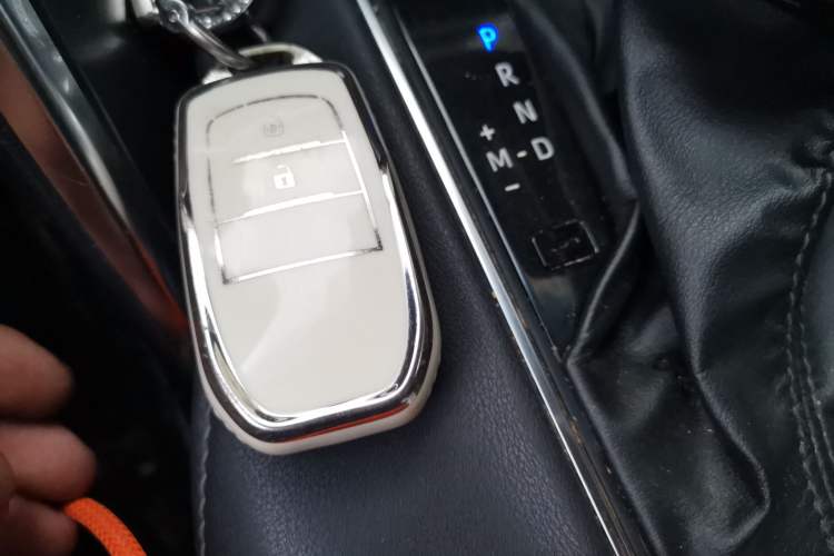 Used Toyota Venza 2023 2.0L CVT Two-Wheel Drive Luxury Edition Vehicle Key