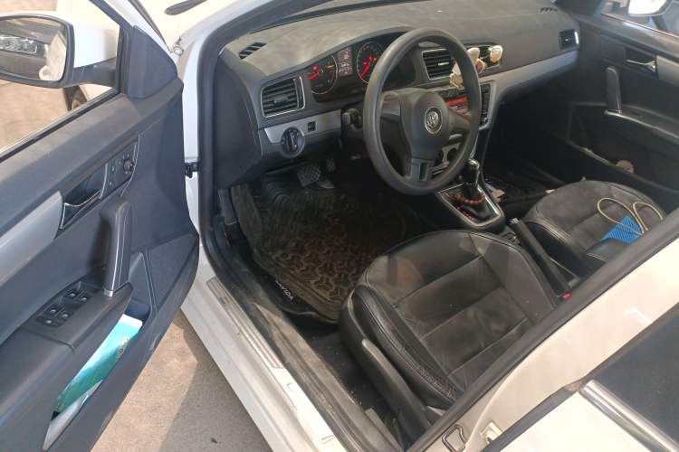 Used Volkswagen Gran Lavida 2013 1.4 TSI Automatic Comfort Model Driver Seat