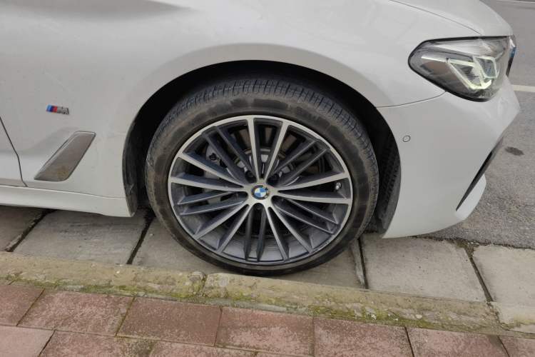 Used BMW 5 Series 2022 Restyled 530Li Leading Edition M Sport Package Exterior 7