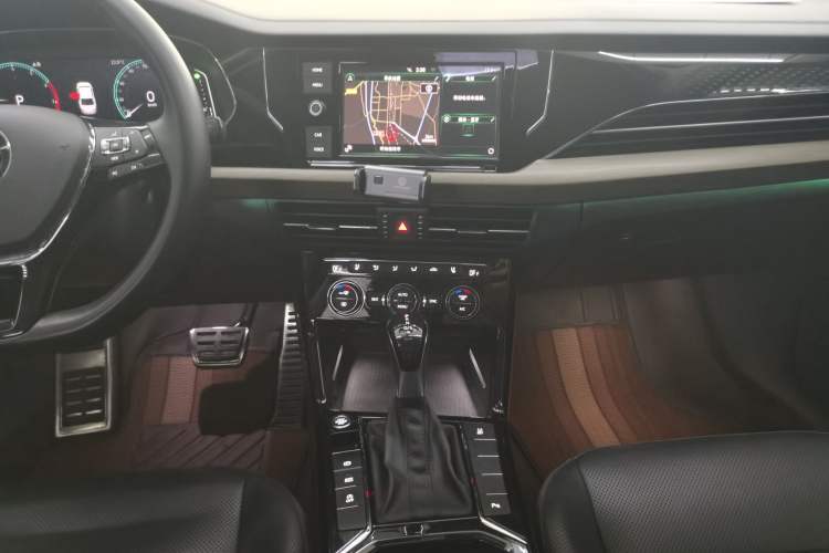 Used Volkswagen Passat 2019 330TSI Luxury Edition China VI Standard