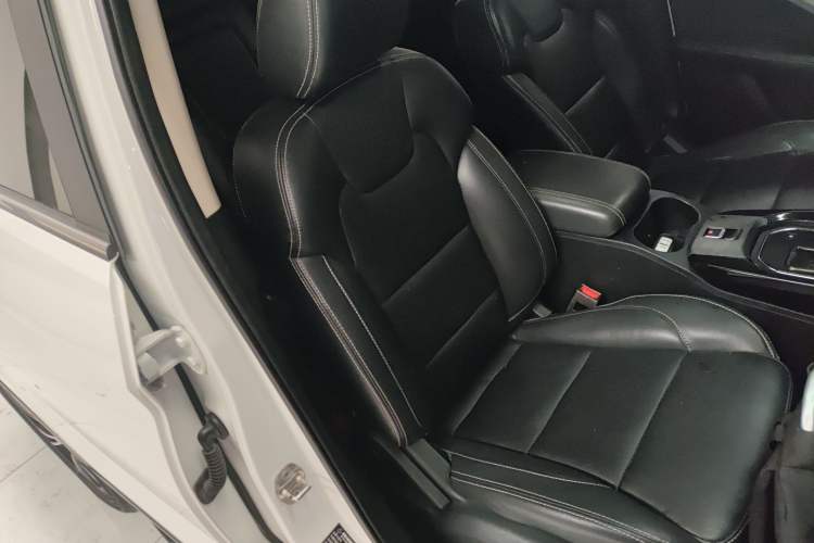 Used Dongfeng Fengon S560 2018 1.8L CVT Urban Model 5 Seats Right Front Seat