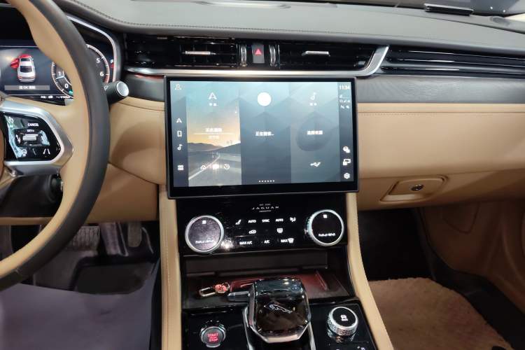 Used Jaguar XFL 2024 2.0T P250 Two-Wheel Drive Prestige Luxury Edition
