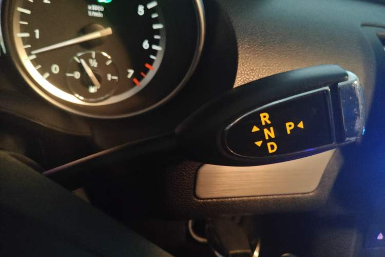 Used Mercedes-Benz R-Class 2014 R 320 4MATIC Business Model