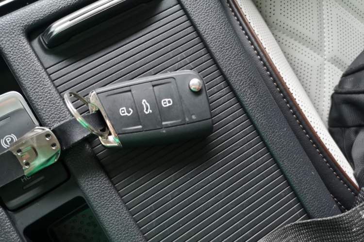 Used Volkswagen Magotan 2025 Revised Version Zhongxiang Edition 330TSI DSG Luxury Trim
