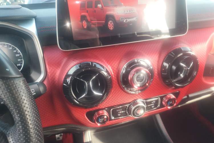 Used BAIC Off-Road BJ40 2018 2.3T Automatic Four-Wheel Drive Ring of the Tower Champion Edition China V Emission Standard
