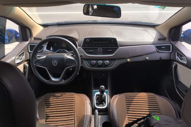 Used Baojun 310W 2017 1.5L Manual Comfort Version China V