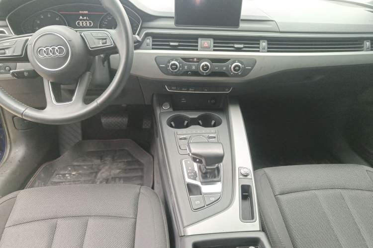 Used Audi A4L 2019 40 TFSI Ambition China VI Gear Lever