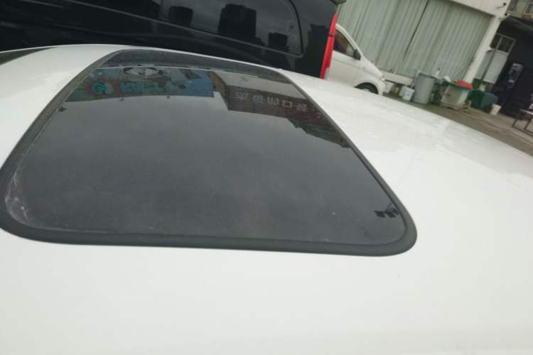 Used Honda Civic 2014 1.8L automatic comfort version Roof