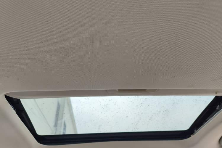 Used Geely Auto Vision X6 2016 1.3T CVT Luxury Model Headliner