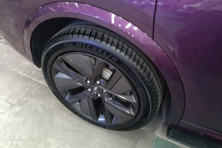 Used Li Auto L9 2022 Max model Right Rear Wheel Hub