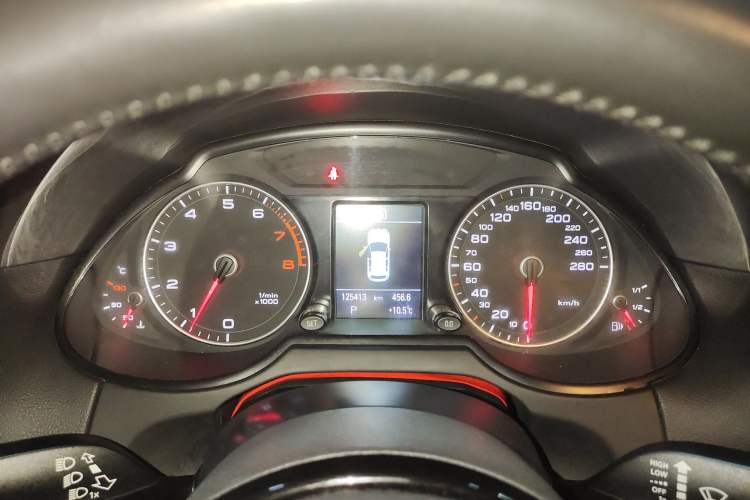 Used Audi Q5 2018 Collector's Edition 40 TFSI Technology Model