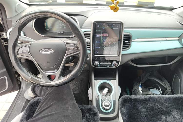 Used Chery QQ Little Ant 2021 150 000 Yuan "Ant Fan" Edition New Ant Cool Version Lithium-Ion Battery Center Console