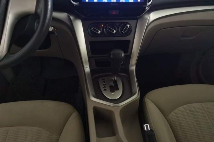 Used Venucia T70 2015 2.0L CVT Smart Choice Edition