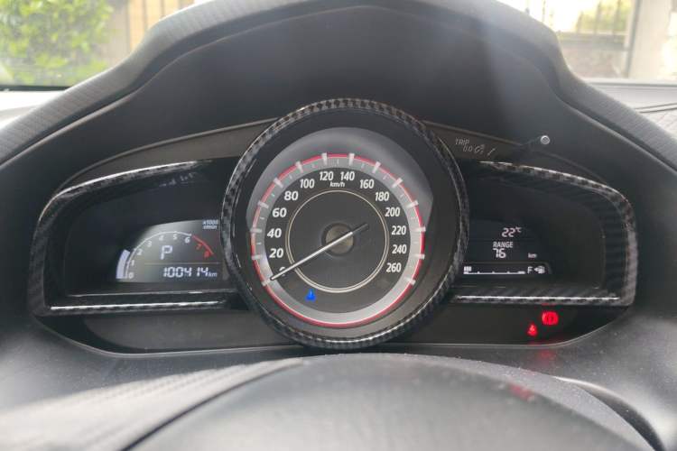 Used Mazda 3 Axela 2016 Sedan 1.5L Automatic Luxury Model
