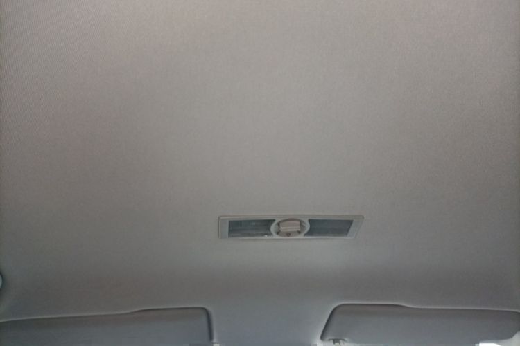 Used Volkswagen Lavida 2013 Revised Classic 1.6L Manual Fashion Edition Headliner