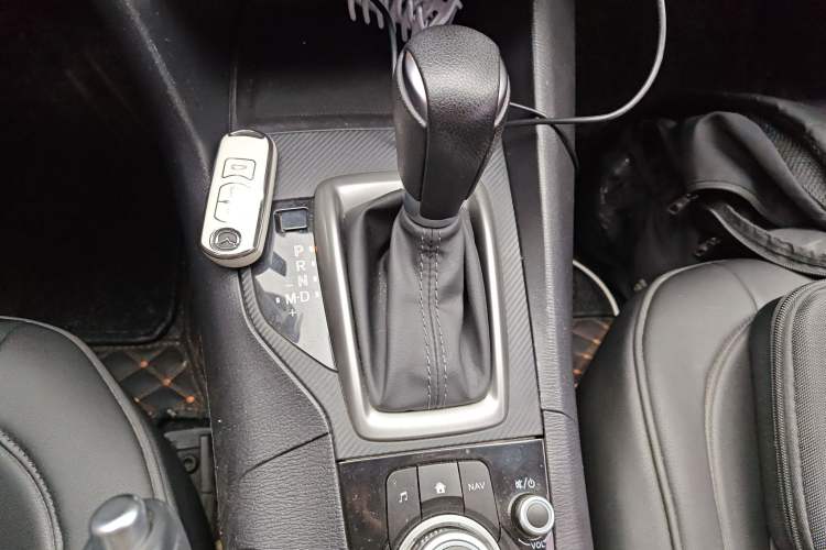 Used Mazda 3 Axela 2017 Sedan 1.5L Automatic Comfort Model Emission Standard China V
