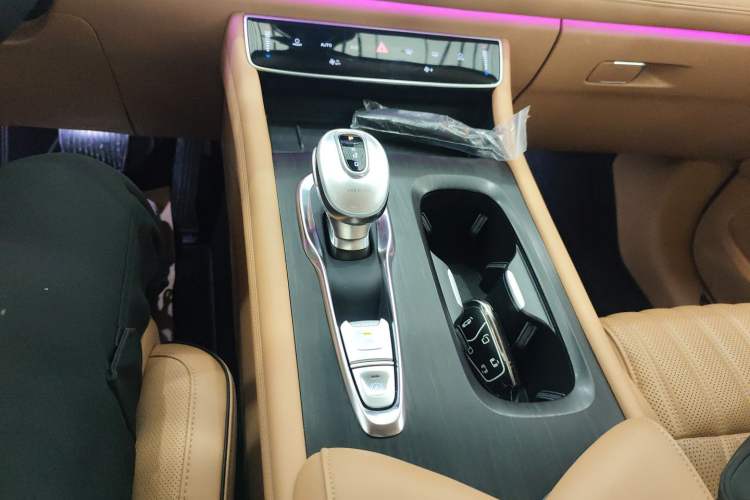 Used VOYAH Dream 2024 PHEV Ultra-Long Range Flagship Edition
