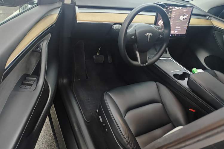 Used Tesla Model Y 2021 Standard Range Rear-Wheel Drive Version