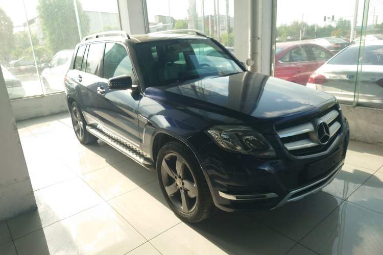 Used Mercedes-Benz GLK-Class 2013 GLK 300 4MATIC Dynamic Sunroof Model Front Right 45 Deg