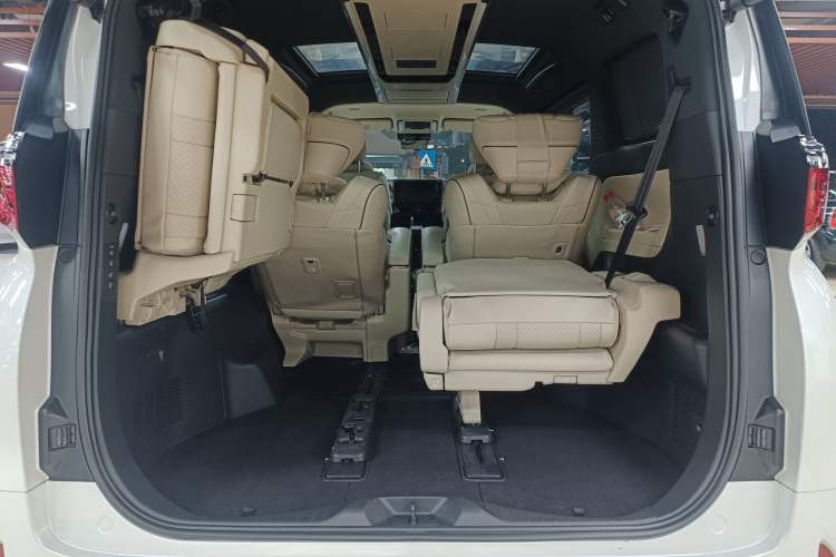 Used Toyota Alphard 2024 Dual-Engine 2.5L Deluxe Edition