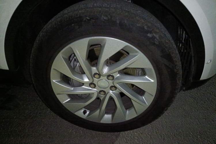 Used Land Rover Discovery 2023 Facelift 300PS S Right Front Wheel Hub