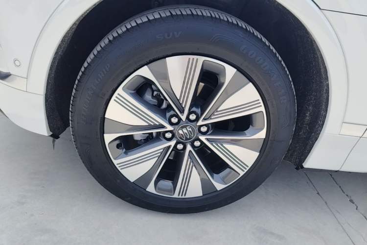 Used Buick E5 2025 Model 620KM Prestige Edition